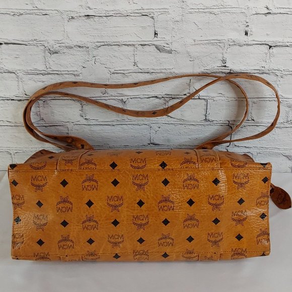 'MCM' 'VISETOS' MONOGRAM LEATHER SHOULDER BAG & DUST BAG 'MADE IN GERMANY' SET - Picture 11 of 16